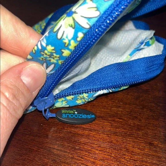 🍀6/$20 Skinnies by snoozies travel slippers and Pouch Set - Picture 4 of 7